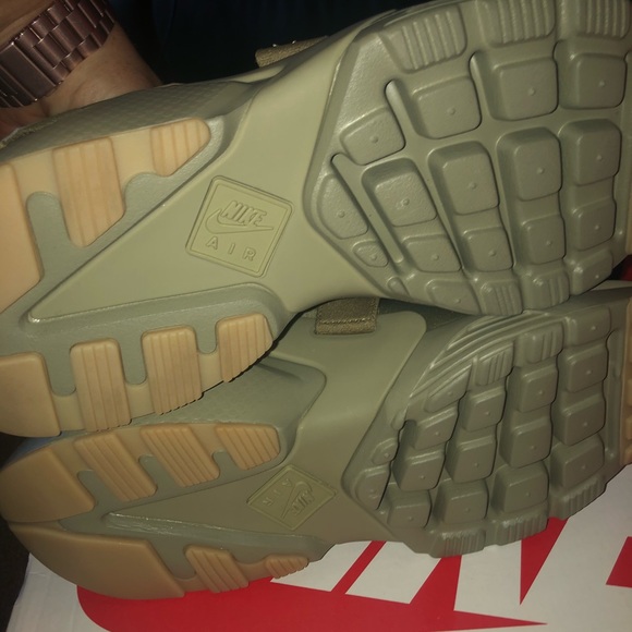 🆕🔥👟Nike Air Huarache City: Olive Green,DS⚡️ - Picture 4 of 6